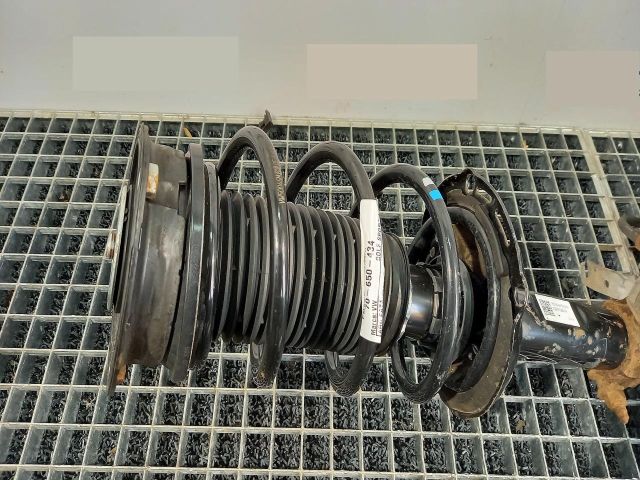 bontott VW GOLF SPORTSVAN Első Rugó