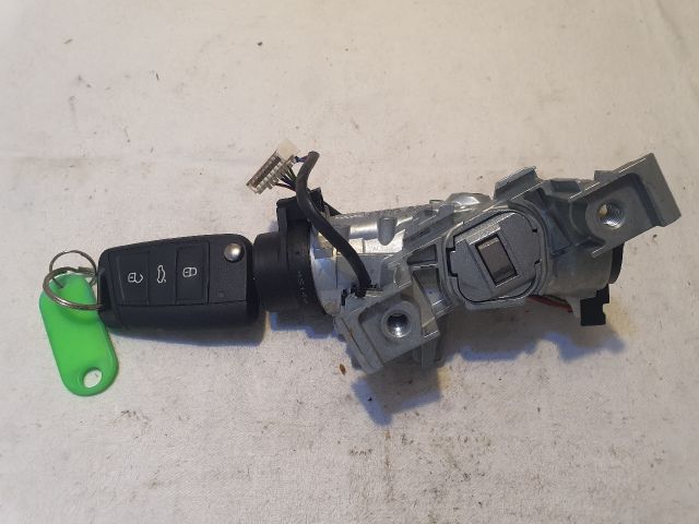 bontott VW GOLF SPORTSVAN Gyújtáskapcsoló Házzal