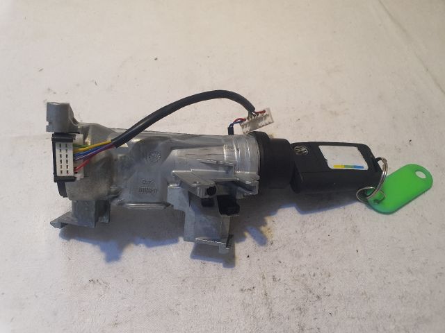 bontott VW GOLF SPORTSVAN Gyújtáskapcsoló Házzal