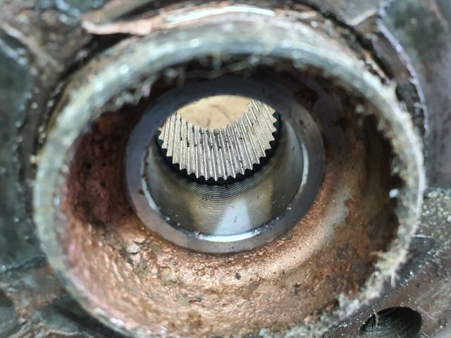 bontott VW GOLF SPORTSVAN Jobb első Csonkállvány Kerékaggyal