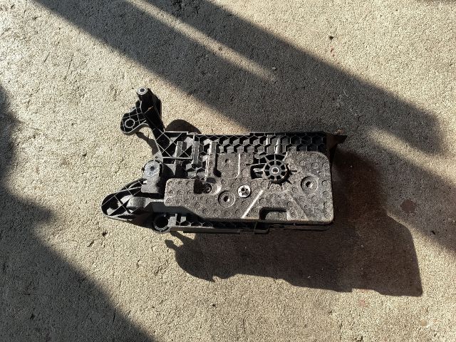 bontott VW GOLF SPORTSVAN Akkumulátor Tartó