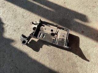 bontott VW GOLF SPORTSVAN Akkumulátor Tartó