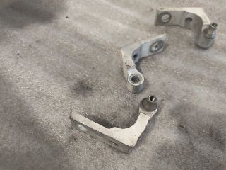 bontott VW GOLF SPORTSVAN Bal első Alsó Zsanér