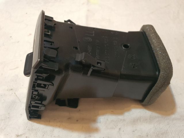 bontott VW GOLF SPORTSVAN Bal Szellőző