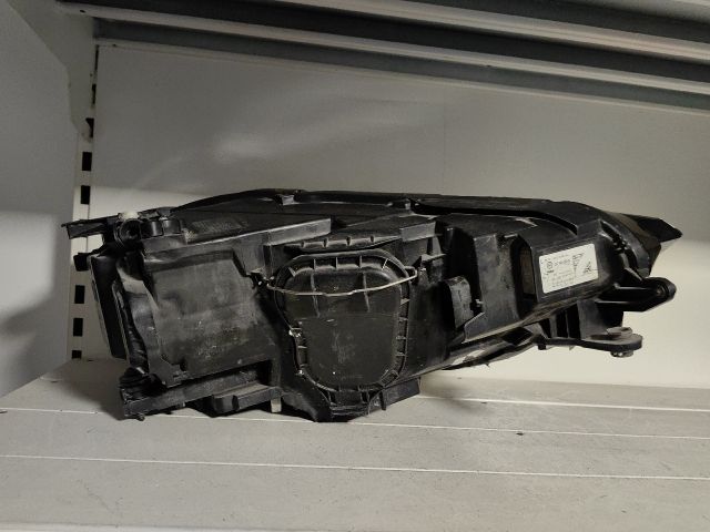 bontott VW GOLF SPORTSVAN Bal Xenon Fényszóró