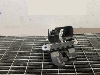 bontott VW GOLF SPORTSVAN Csomagtérajtó Ütköző