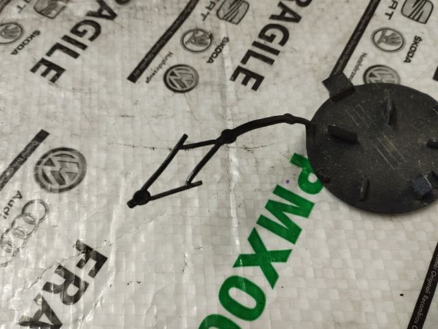 bontott VW GOLF SPORTSVAN Első Vonószem Burkolat