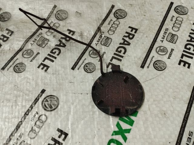 bontott VW GOLF SPORTSVAN Első Vonószem Burkolat