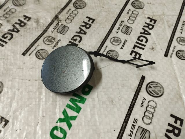 bontott VW GOLF SPORTSVAN Első Vonószem Burkolat