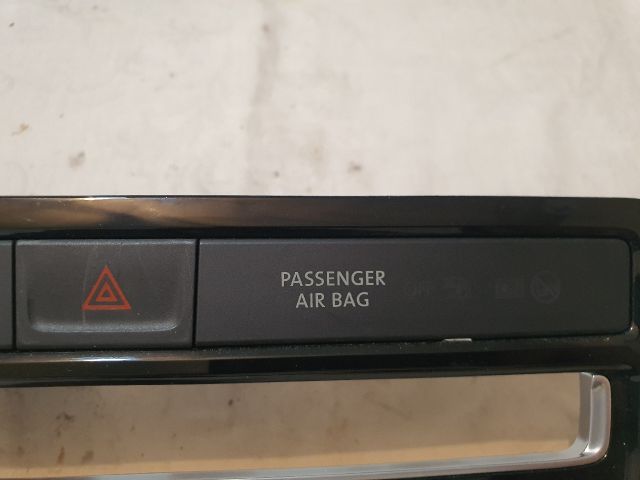 bontott VW GOLF SPORTSVAN Fűtéskapcsoló Keret