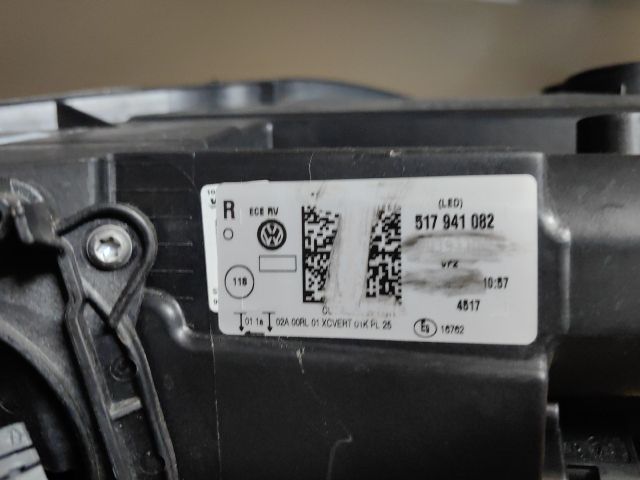 bontott VW GOLF SPORTSVAN Jobb Ledes Fényszóró