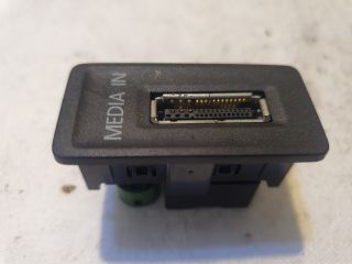 bontott VW GOLF SPORTSVAN USB Aljzat