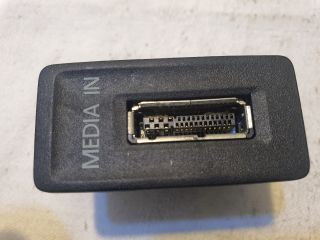 bontott VW GOLF SPORTSVAN USB Aljzat