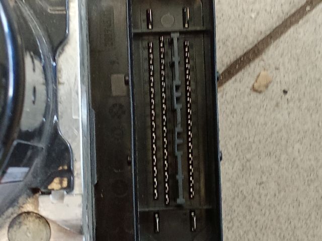 bontott VW GOLF V ABS Kocka