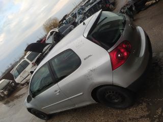 bontott VW GOLF V Bal első Csonkállvány Kerékaggyal