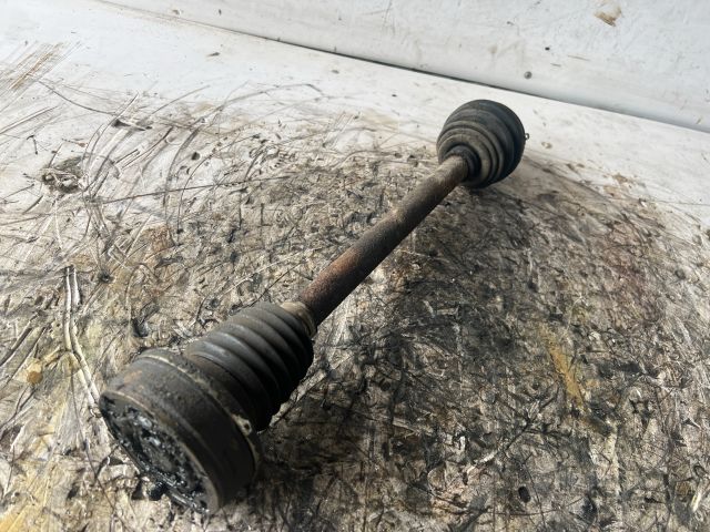 bontott VW GOLF V Bal Féltengely