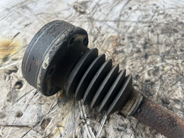 bontott VW GOLF V Bal Féltengely