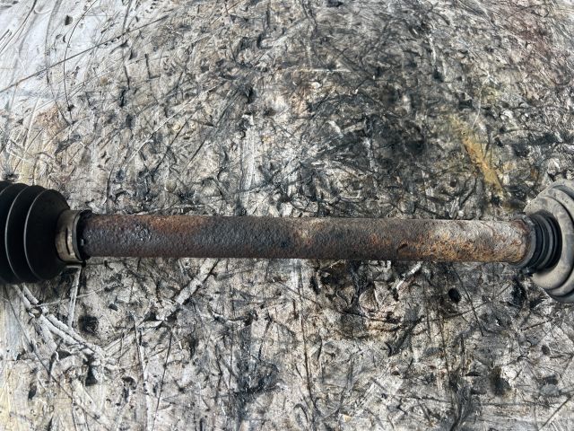 bontott VW GOLF V Bal Féltengely