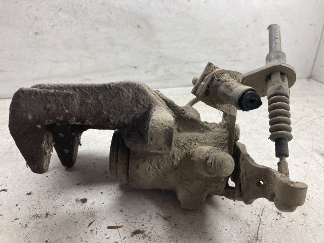 bontott VW GOLF V Bal hátsó Féknyereg Munkahengerrel