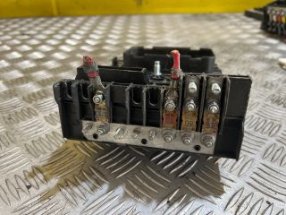 bontott VW GOLF V Biztosítéktábla Motortér