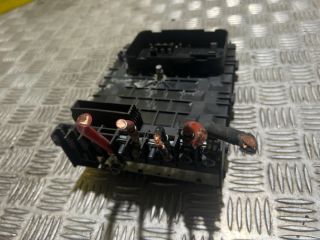 bontott VW GOLF V Biztosítéktábla Motortér