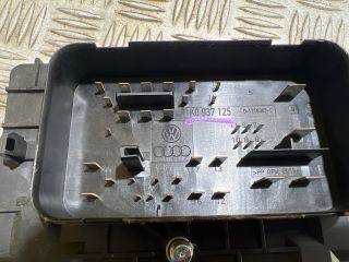 bontott VW GOLF V Biztosítéktábla Motortér