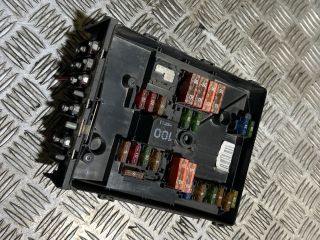 bontott VW GOLF V Biztosítéktábla Motortér