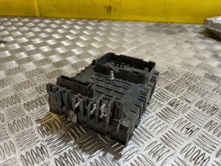 bontott VW GOLF V Biztosítéktábla Motortér