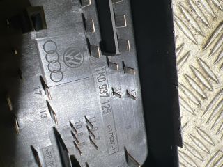 bontott VW GOLF V Biztosítéktábla Motortér