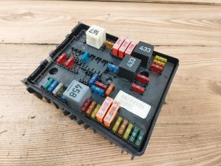 bontott VW GOLF V Biztosítéktábla Motortér