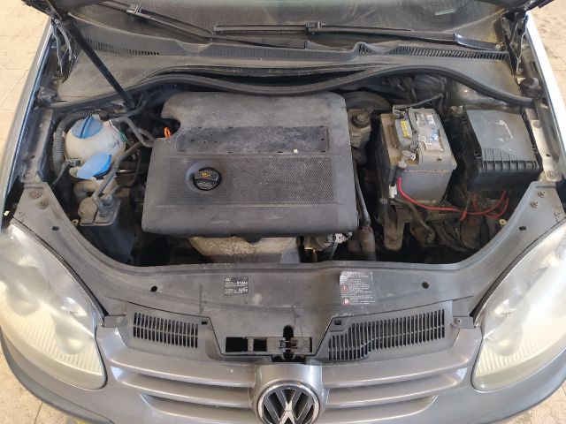 bontott VW GOLF V Biztosítéktábla Motortér