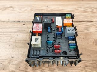 bontott VW GOLF V Biztosítéktábla Motortér