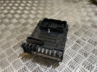 bontott VW GOLF V Biztosítéktábla Motortér