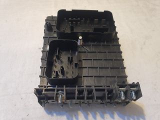 bontott VW GOLF V Biztosítéktábla Motortér