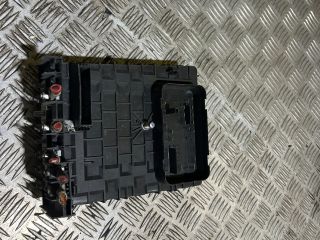 bontott VW GOLF V Biztosítéktábla Motortér