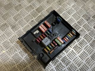 bontott VW GOLF V Biztosítéktábla Motortér