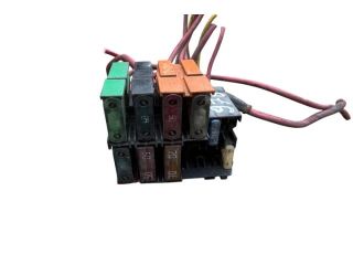 bontott VW GOLF V Biztosítéktábla Motortér