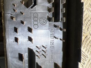 bontott VW GOLF V Biztosítéktábla Motortér