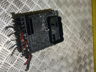 bontott VW GOLF V Biztosítéktábla Motortér