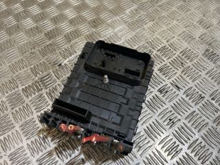 bontott VW GOLF V Biztosítéktábla Motortér