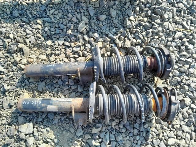 bontott VW GOLF V Első Lengéscsillapító Pár