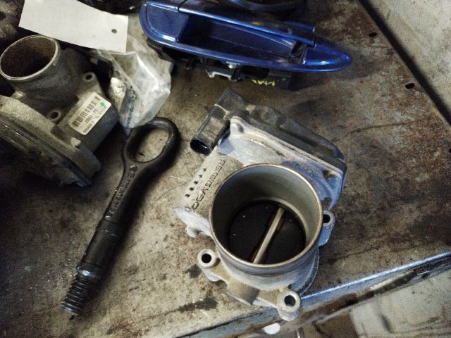 bontott VW GOLF V Fojtószelep (Elektromos)