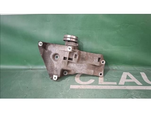 bontott VW GOLF V Generátor Tartó Bak