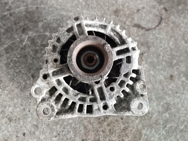 bontott VW GOLF V Generátor