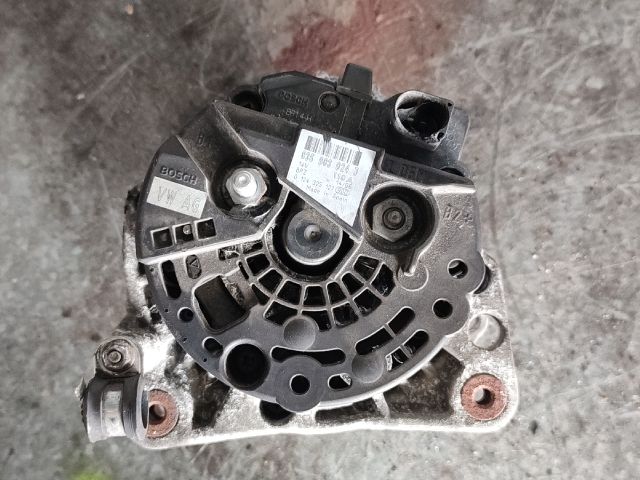 bontott VW GOLF V Generátor
