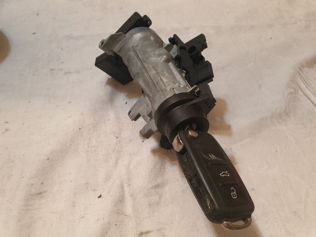 bontott VW GOLF V Gyújtáskapcsoló Házzal