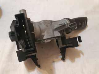 bontott VW GOLF V Gyújtáskapcsoló Házzal