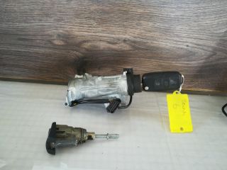 bontott VW GOLF V Gyújtáskapcsoló Házzal