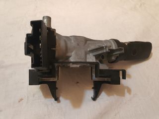 bontott VW GOLF V Gyújtáskapcsoló Házzal