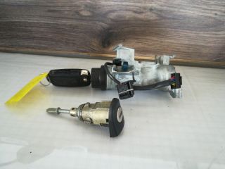 bontott VW GOLF V Gyújtáskapcsoló Házzal